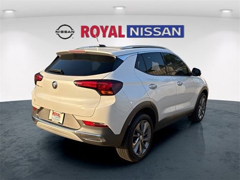 Used 2023 Buick Encore GX Essence w/ Experience Buick Package image 7