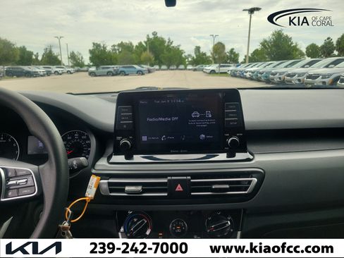 Certified 2022 Kia Seltos LX AWD/4WD image 19