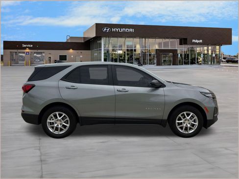 Used 2024 Chevrolet Equinox LS w/ LS Convenience Package FWD image 8