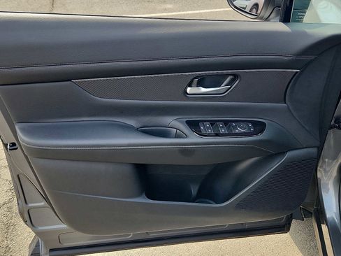 Certified 2025 Nissan Murano SV image 12