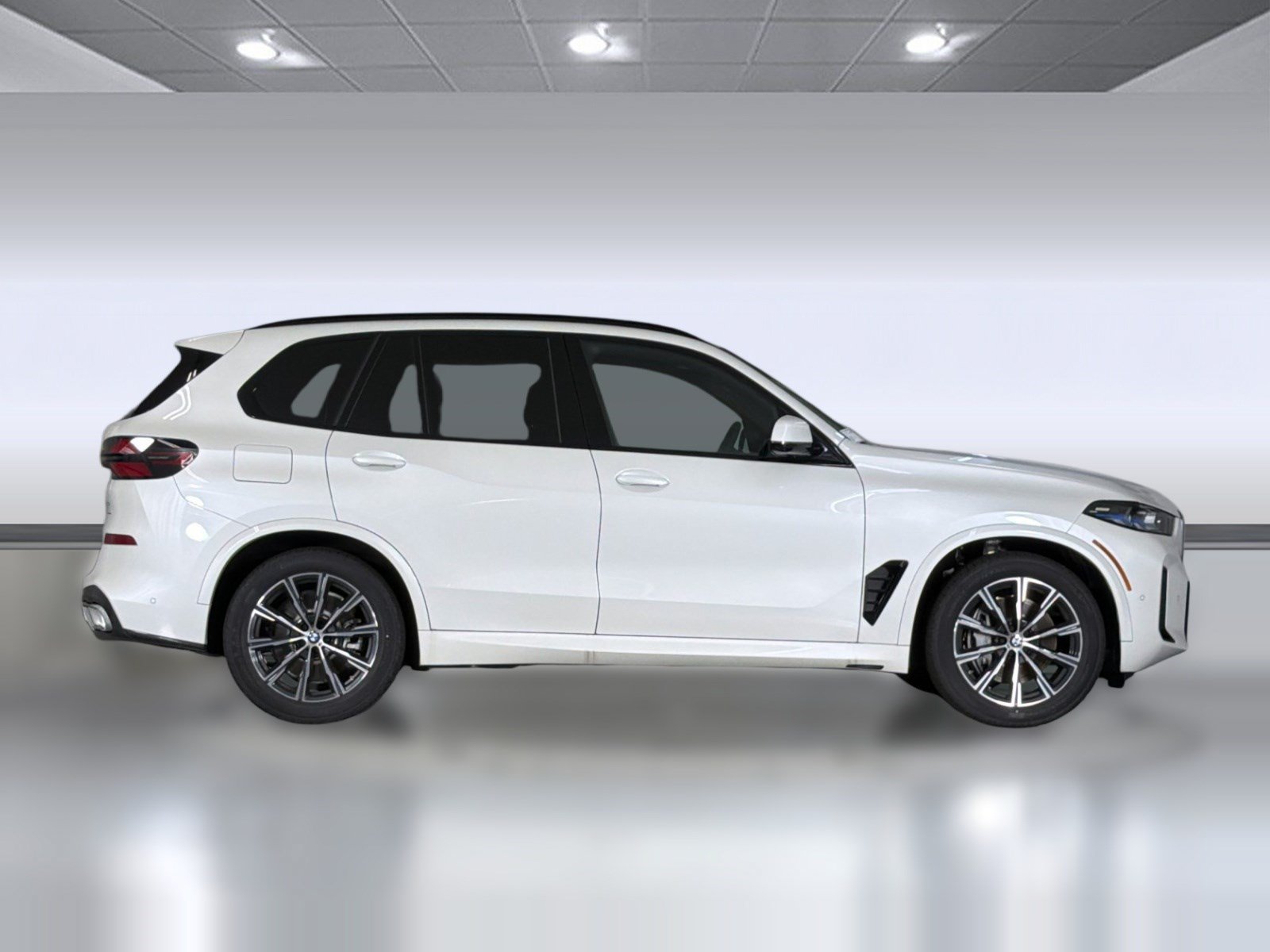 Used 2026 BMW X5 xDrive50e w/ M Sport Package AWD/4WD image 8