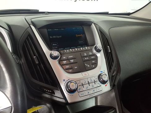 Used 2017 Chevrolet Equinox LT FWD image 23
