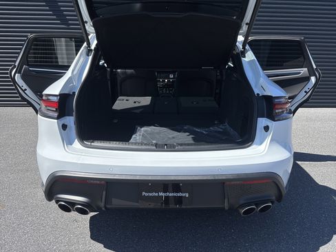 New 2025 Porsche Macan S AWD/4WD image 10