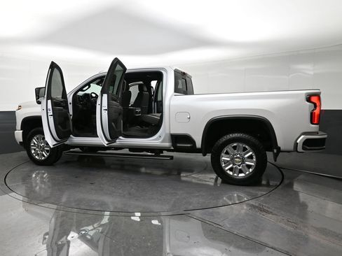 Used 2025 Chevrolet Silverado 2500 High Country w/ High Country Premium Package image 28