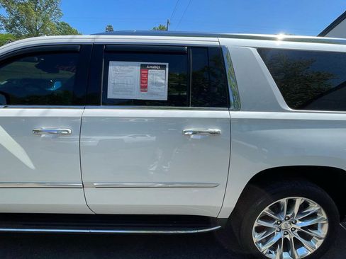 Used 2020 Cadillac Escalade ESV Luxury AWD/4WD image 4