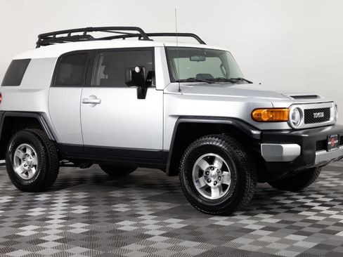 Used 2008 Toyota FJ Cruiser 4WD image 10