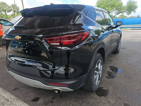 Used 2025 Chevrolet Blazer LT FWD image 3