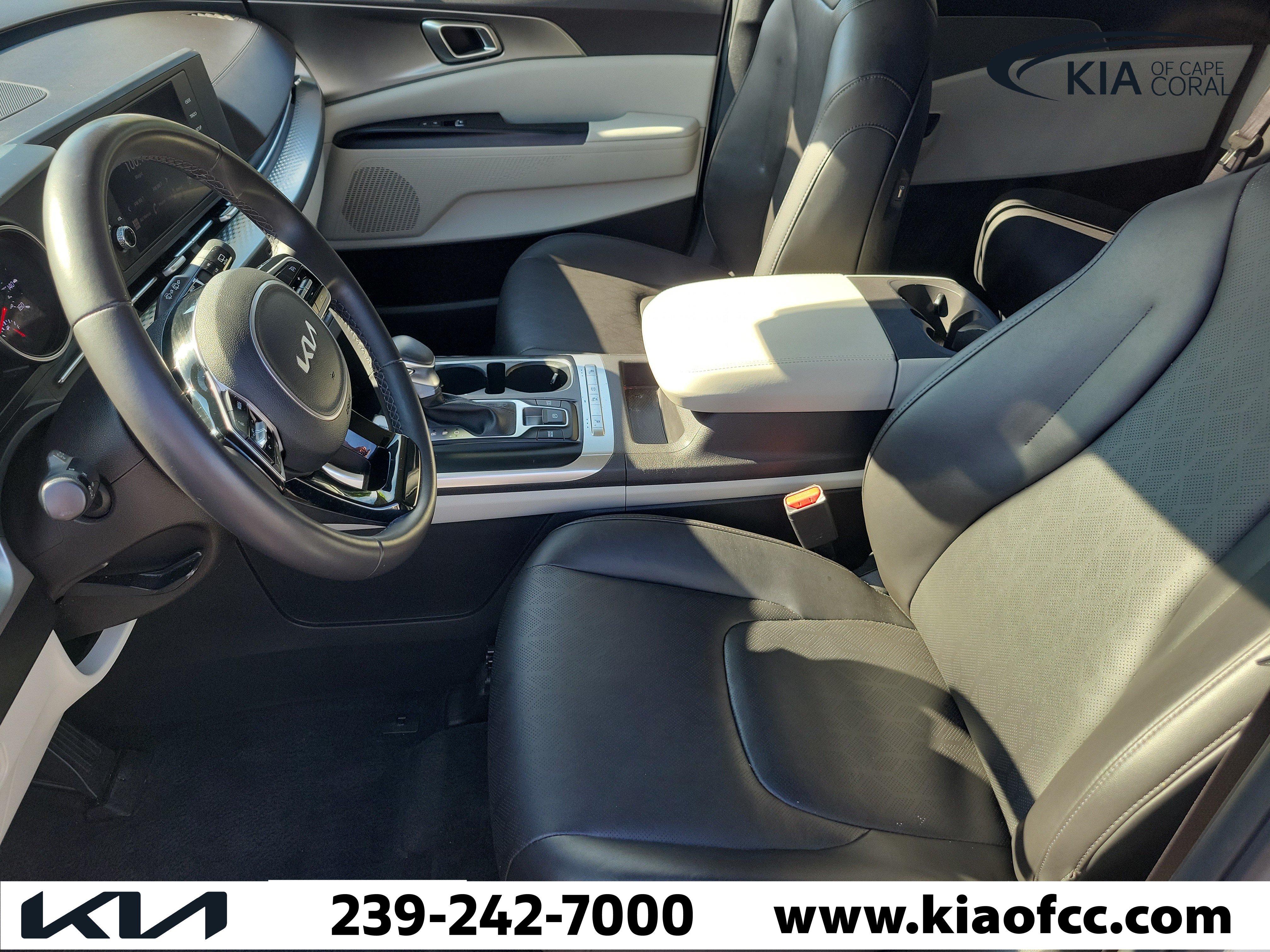 Certified 2024 Kia Carnival LX FWD image 21