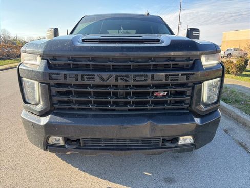 Used 2022 Chevrolet Silverado 2500 LT w/ Midnight Edition image 2