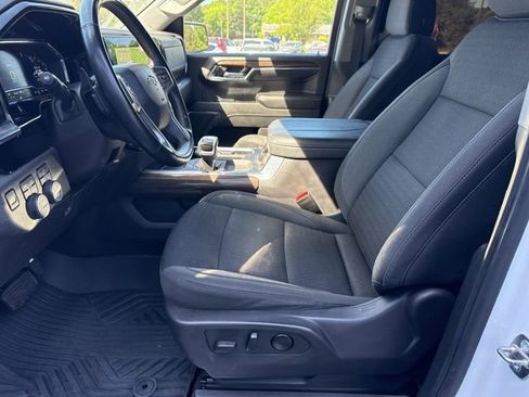 Used 2024 Chevrolet Silverado 1500 LT Trail Boss w/ Protection Package AWD/4WD image 10