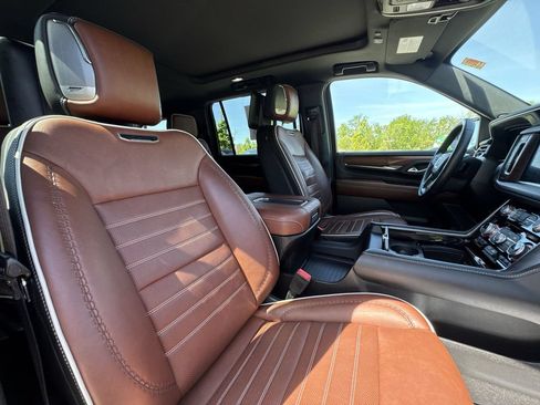 Used 2023 GMC Yukon XL Denali Ultimate AWD/4WD image 27