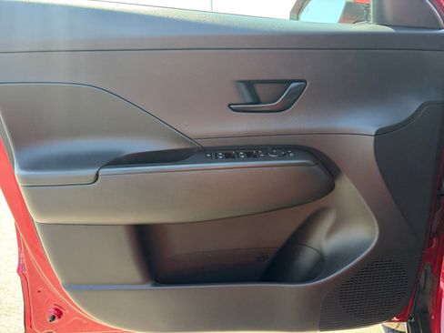 Used 2025 Hyundai Kona SEL AWD/4WD image 13