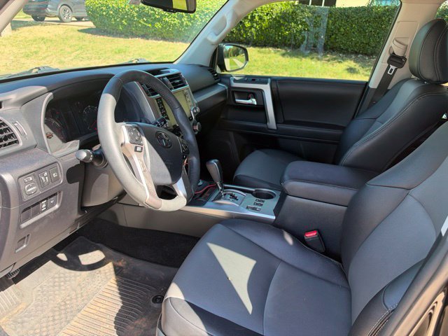 Used 2022 Toyota 4Runner SR5 Premium w/ Moonroof Package AWD/4WD image 11