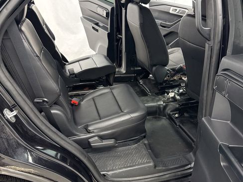 Used 2021 Ford Explorer Base w/ Ultimate Wiring Package image 27