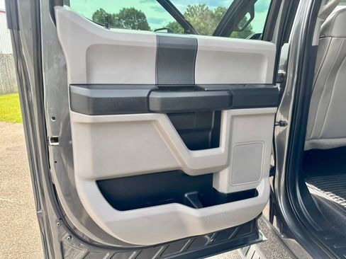 Used 2017 Ford F250 XL w/ STX Appearance Package AWD/4WD image 18