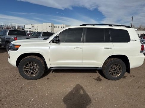 Used 2021 Toyota Land Cruiser Heritage Edition image 2