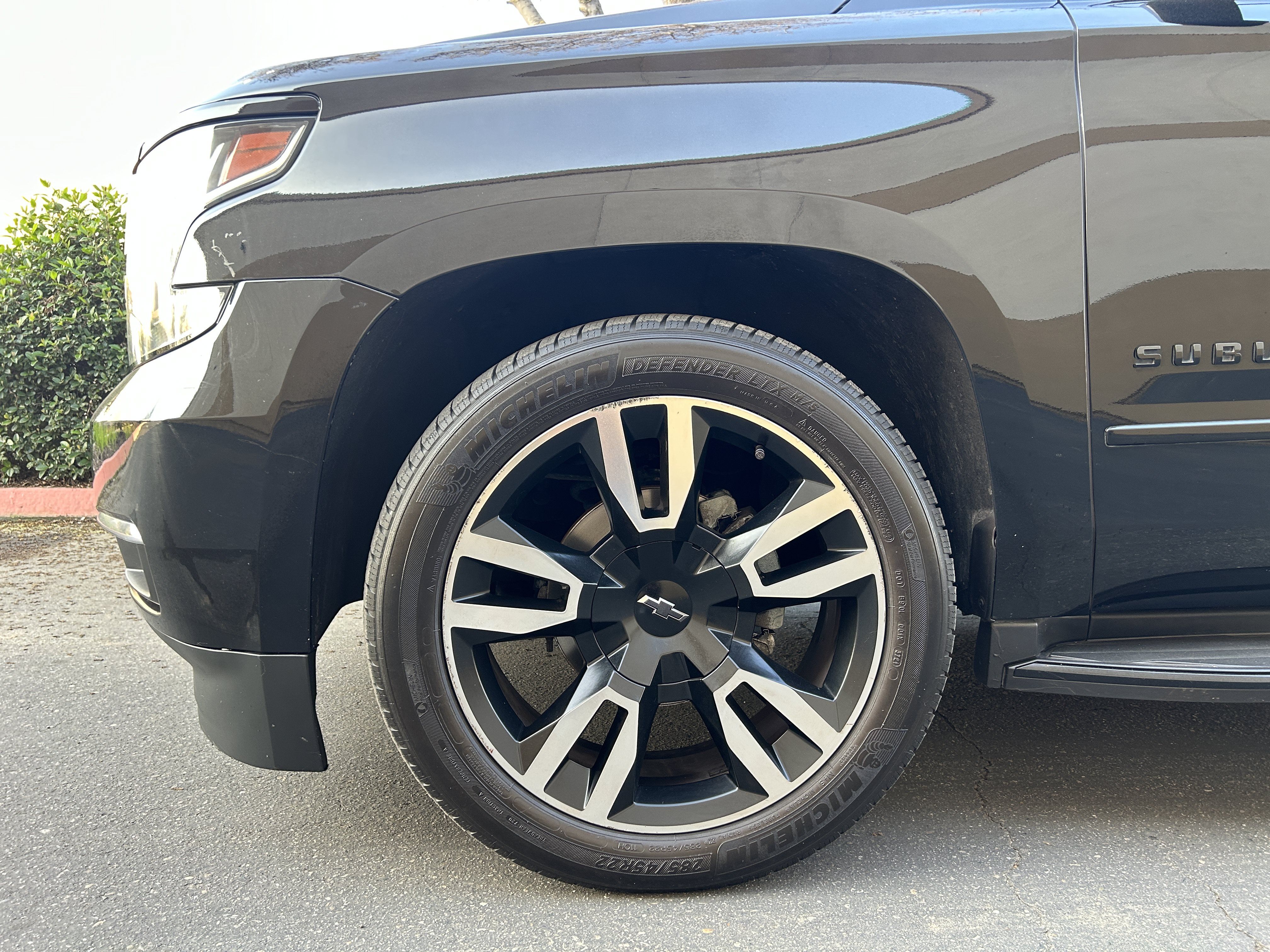 Used 2019 Chevrolet Suburban Premier AWD/4WD image 8