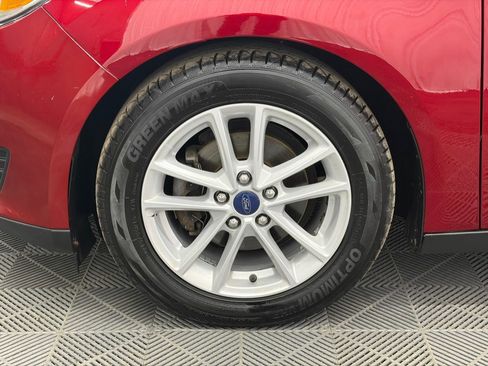 Used 2017 Ford Focus SE w/ Cold Weather Package FWD image 31