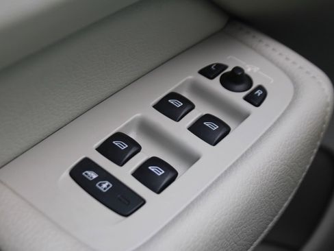 Used 2022 Volvo XC60 T8 Inscription Expression w/ Advanced Package image 10