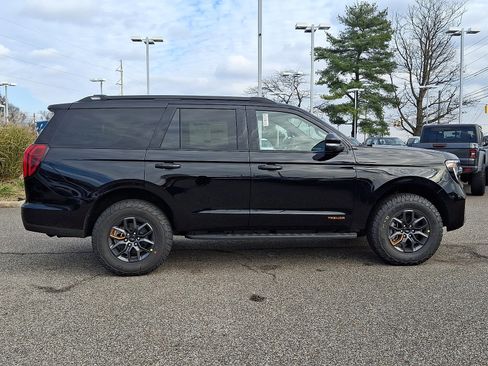 New 2025 Ford Expedition Tremor image 8