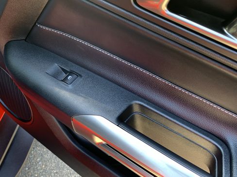 Used 2021 Ford Mustang Shelby GT500 w/ Technology Package image 54