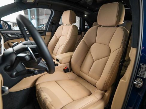 New 2026 Porsche Macan image 5