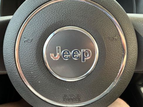 Used 2014 Jeep Compass Latitude FWD image 20