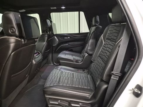 Used 2021 Cadillac Escalade Sport Platinum w/ Heavy-Duty Trailer Package image 21