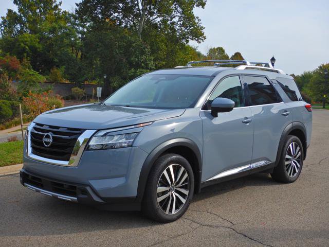 Used 2024 Nissan Pathfinder Platinum AWD/4WD image 1