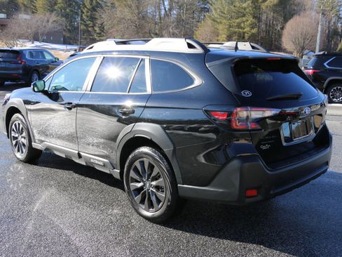 Used 2025 Subaru Outback Onyx Edition XT image 3