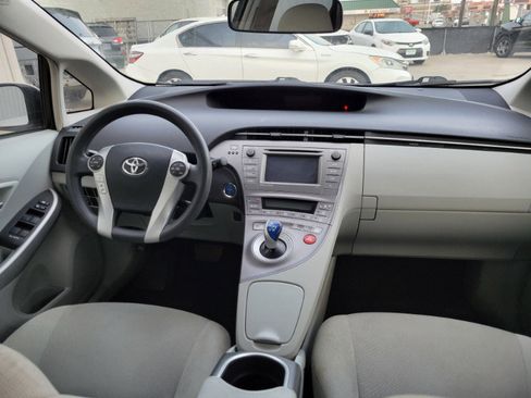 Used 2015 Toyota Prius Three image 19