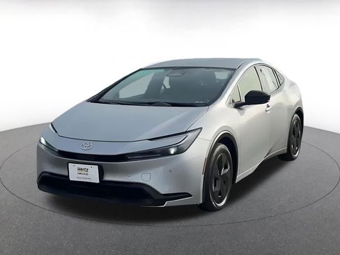 Used 2025 Toyota Prius LE image 7