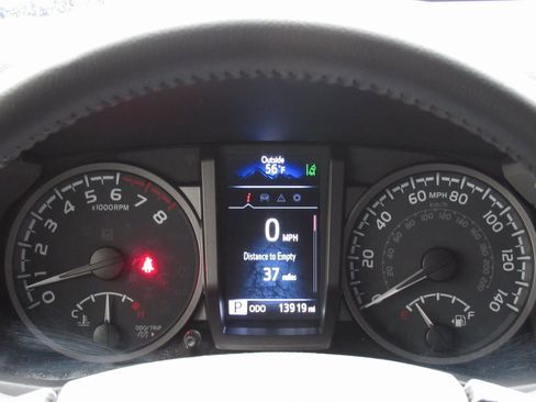 Certified 2023 Toyota Tacoma TRD Off-Road image 23