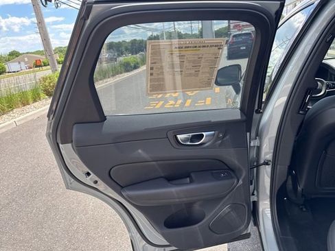 Certified 2025 Volvo XC60 B5 Plus AWD/4WD image 15