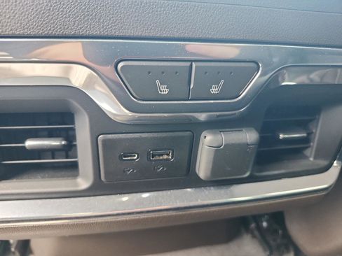 Used 2019 GMC Sierra 1500 Denali w/ Denali Ultimate Package AWD/4WD image 15