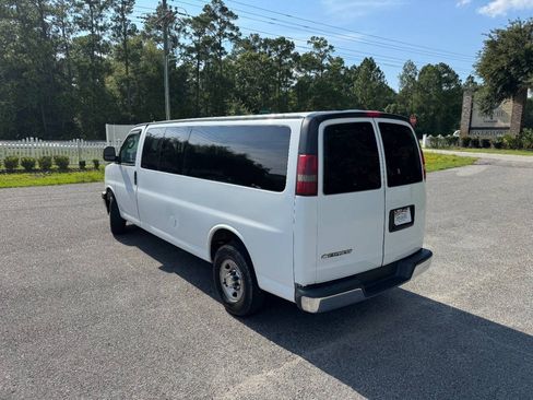Used 2018 Chevrolet Express 3500 LT w/ LT Preferred Equipment Group RWD image 4