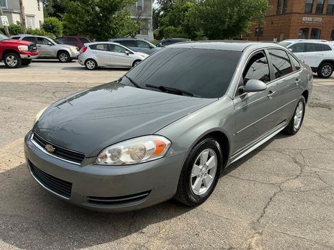 Used 2009 Chevrolet Impala LT FWD image 6