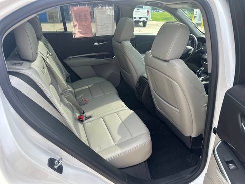 Used 2023 Cadillac XT4 Luxury w/ Cold Weather Package FWD image 26