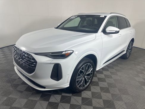 Certified 2025 Audi Q5 Premium Plus w/ Premium Plus image 4