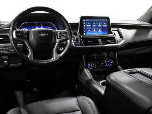 Used 2022 Chevrolet Suburban Z71 w/ Luxury Package AWD/4WD image 2