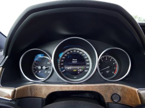 Used 2014 Mercedes-Benz E 350 4MATIC Sedan image 19