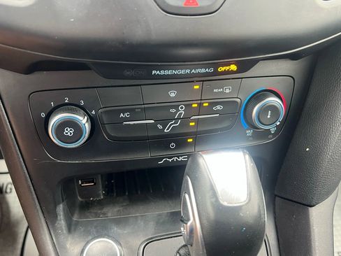 Used 2016 Ford Focus SE image 17