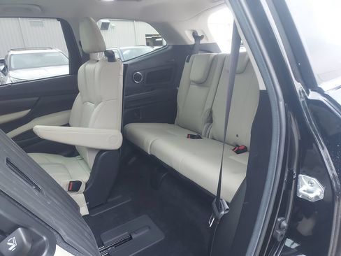 Used 2024 Subaru Ascent Limited w/ Technology Package AWD/4WD image 31