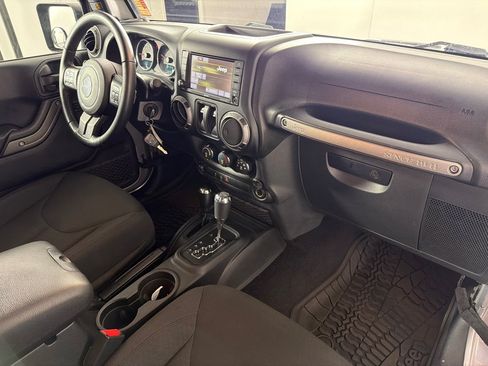 Used 2017 Jeep Wrangler Sport AWD/4WD image 21