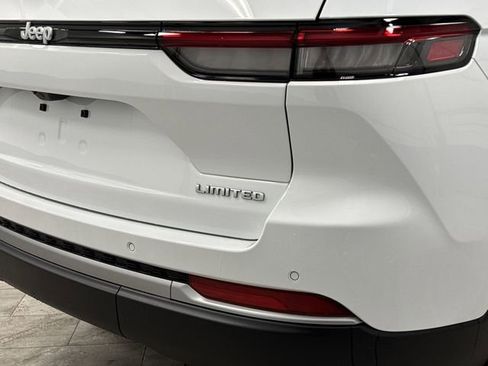 New 2026 Jeep Grand Cherokee Limited w/ Luxury Tech Group II image 34