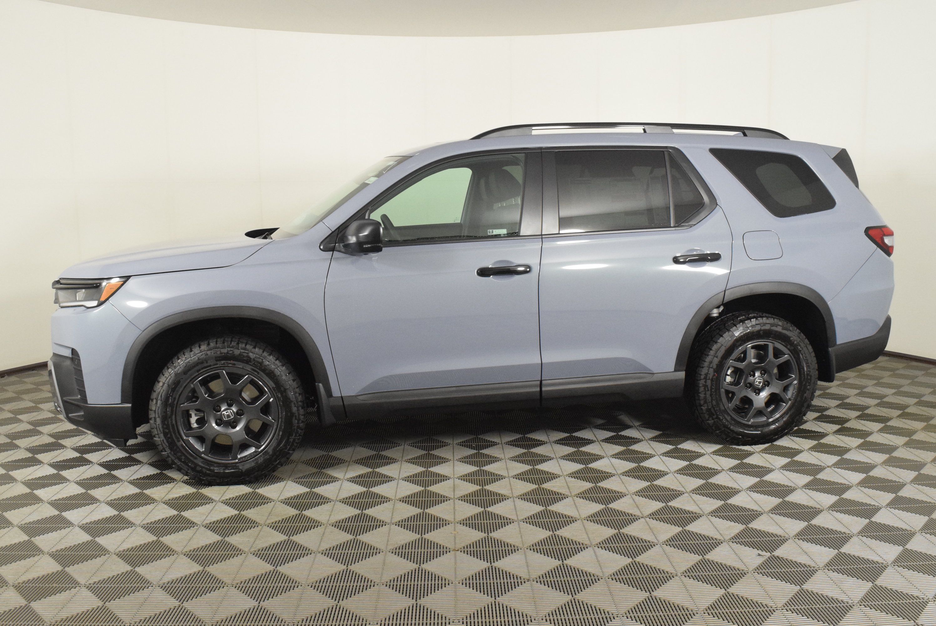 New 2026 Honda Pilot TrailSport image 9