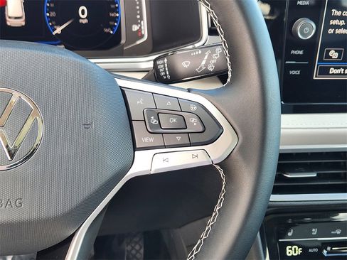 New 2026 Volkswagen Taos SEL image 9