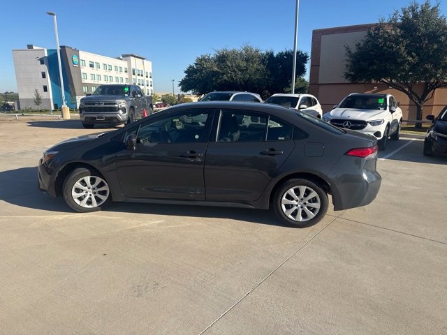 Used 2025 Toyota Corolla LE FWD image 6