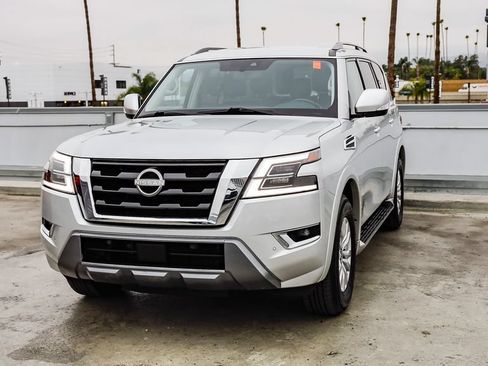 Used 2023 Nissan Armada SV AWD/4WD image 4