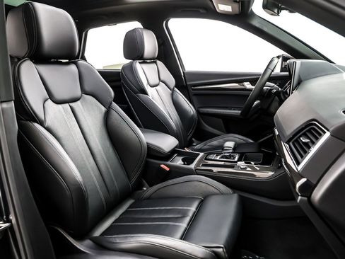 Used 2024 Audi SQ5 Premium Plus w/ Premium Plus Package image 8